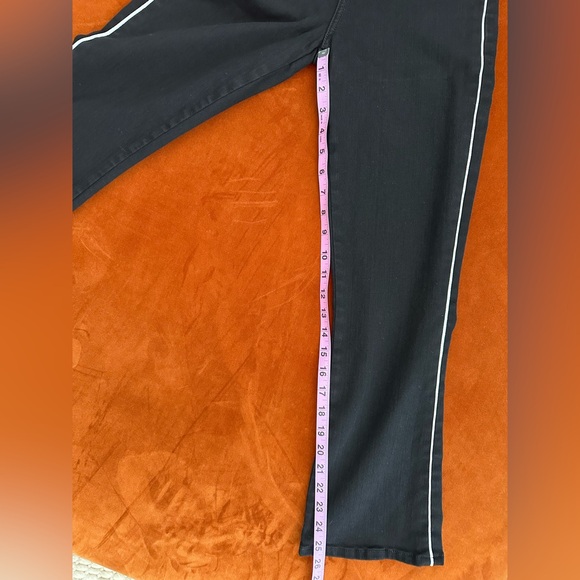 7 For All Mankind High Waist Slim Kick Black Stretch Tuxedo Stripe Jean Size 26 - Picture 13 of 14